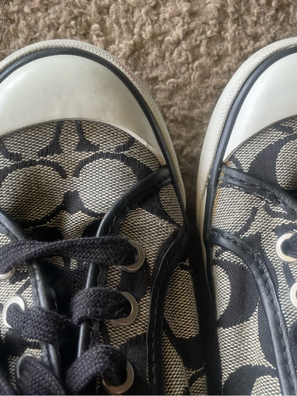 Coach low top sneakers size 7M - READ - Picture 9 of 10